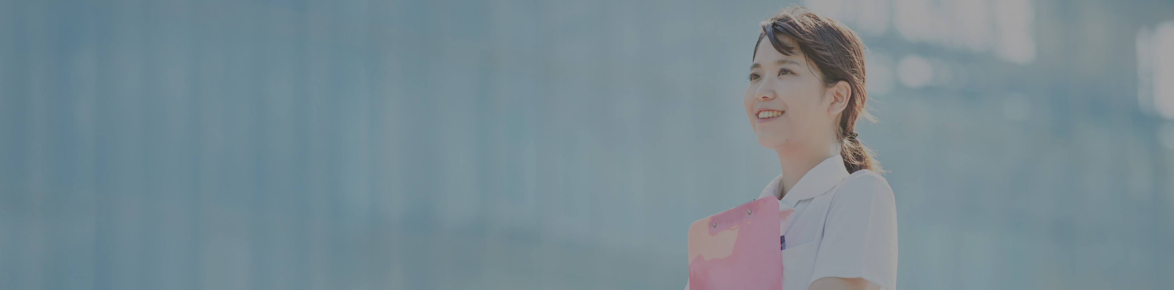 看護服の女性の画像